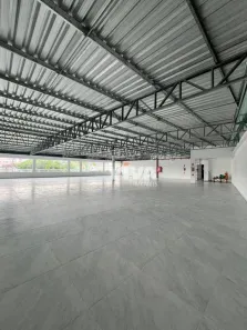 Sala Comercial para alugar, 550m² no Areias, Camboriú