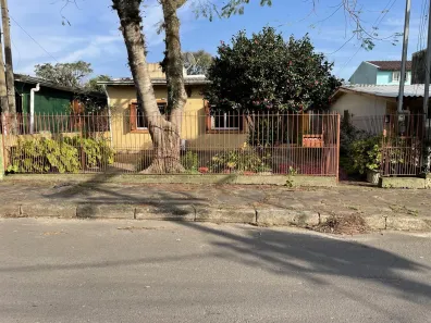 Casa com 2 Quartos à venda, 430m² no Vila Nova, Porto Alegre