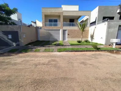 Casa com 3 Quartos para alugar, 160m² no Jardim Inconfidência, Uberlândia
