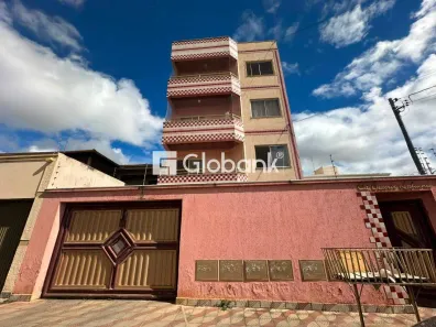 Apartamento com 3 Quartos para alugar, 110m² no Cidade Santa Maria, Montes Claros