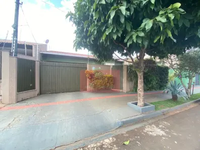 Casa com 4 Quartos à venda, 318m² no Califórnia, Londrina