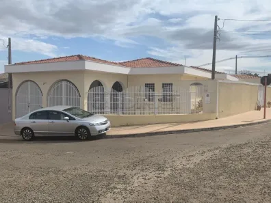 Casa com 3 Quartos para alugar, 240m² no Jardim Hikari, São Carlos