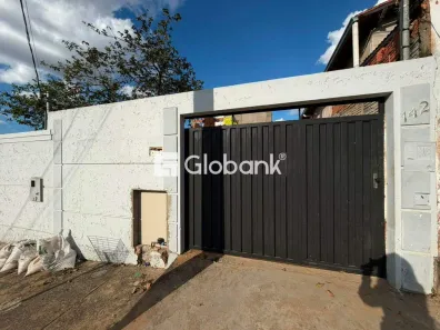 Casa com 2 Quartos para alugar, 60m² no Vila Oliveira, Montes Claros