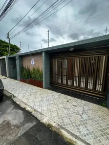 Casa com 3 Quartos para alugar, 225m² no Suíça, Aracaju