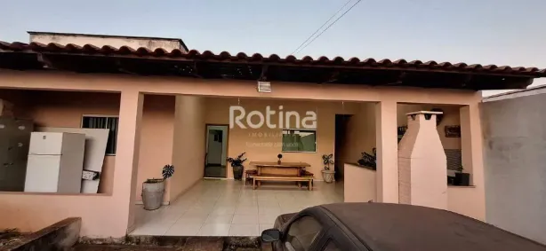 Casa com 2 Quartos à venda, 138m² no Maria Rezende, Uberlândia
