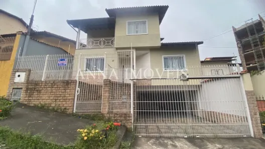 Casa com 5 Quartos para alugar, 250m² no Jardim Amália, Volta Redonda