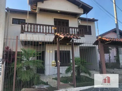 Casa com 3 Quartos à venda, 300m² no Cavalhada, Porto Alegre