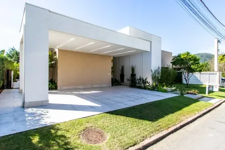 Casa com 7 Quartos à venda, 472m² no Tabatinga, Caraguatatuba