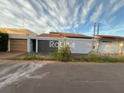 Casa com 4 Quartos para alugar, 160m² no Cidade Jardim, Uberlândia