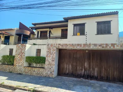 Sobrado com 4 Quartos à venda, 430m² no Coroa do Meio, Aracaju