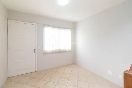 Casa de Condomínio com 2 Quartos para alugar, 70m² no Humaitá, Porto Alegre
