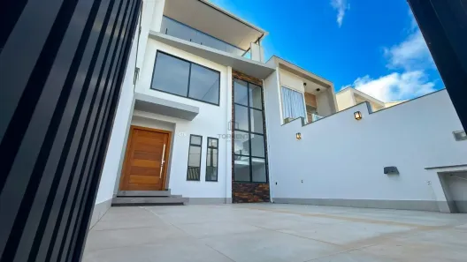 Casa com 3 Quartos à venda, 205m² no Jardim Amália, Volta Redonda