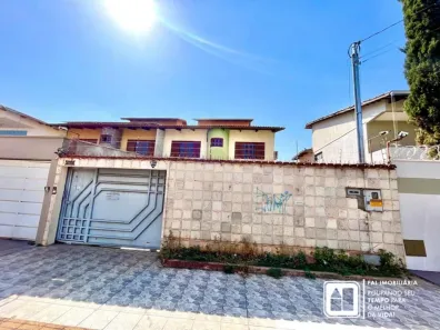 Sobrado com 4 Quartos à venda, 200m² no Jardim América, Goiânia