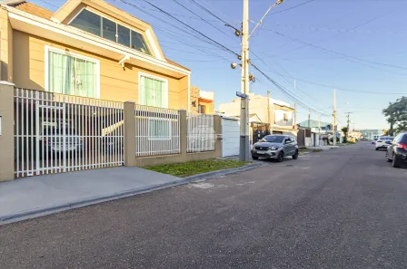 Sobrado com 4 Quartos à venda, 350m² no Sítio Cercado, Curitiba