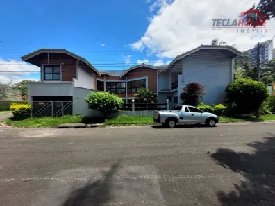 Sobrado com 3 Quartos à venda, 272m² no Jardim Floresta, Atibaia