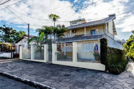 Casa com 4 Quartos à venda, 300m² no Nonoai, Porto Alegre