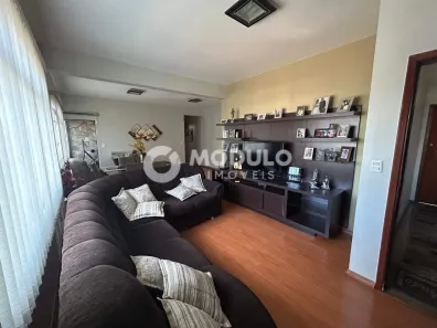 Apartamento com 3 Quartos à venda, 180m² no Osvaldo Rezende, Uberlândia