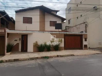 Casa com 4 Quartos à venda, 300m² no Cândida Câmara, Montes Claros