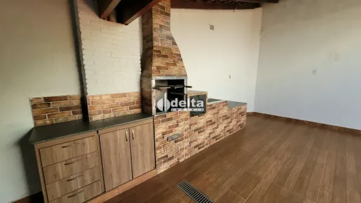 Casa com 3 Quartos à venda, 194m² no Jardim Patrícia, Uberlândia
