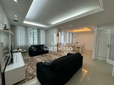 Casa com 3 Quartos à venda, 208m² no Ponta da Praia, Santos