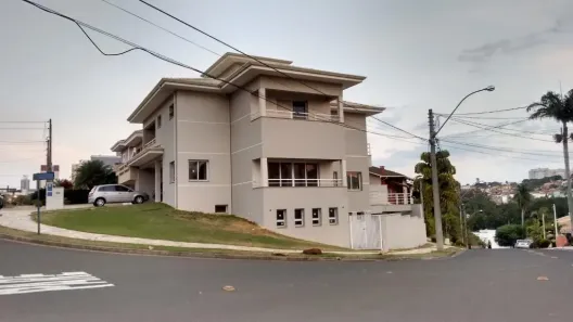Casa de Condomínio com 3 Quartos para alugar, 383m² no Vila Marieta, Campinas