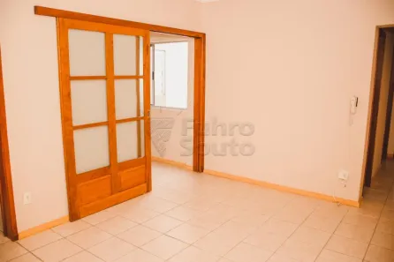 Apartamento com 2 Quartos para alugar, 60m² no Centro, Pelotas