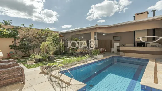Casa com 4 Quartos à venda, 271m² no Vila Izabel, Curitiba
