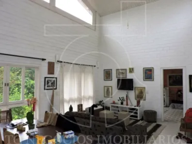 Casa de Condomínio com 4 Quartos à venda, 205m² no Jardim Indaiá, Embu das Artes