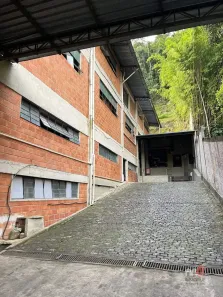 Galpão/Depósito/Armazém para alugar, 2900m² no Bingen, Petrópolis