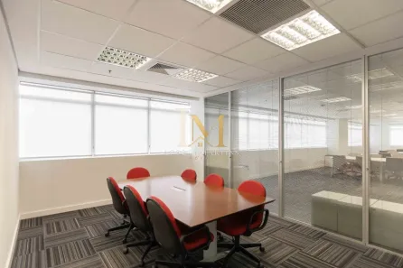 Sala Comercial para alugar, 246m² no Centro Cívico, Curitiba