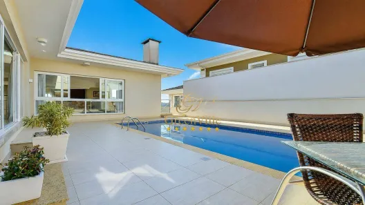 Casa de Condomínio com 4 Quartos para alugar, 431m² no Taboão, Curitiba