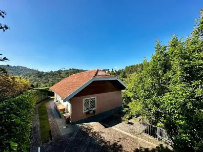 Casa com 4 Quartos para alugar, 170m² no Vale Encantado, Campos do Jordão