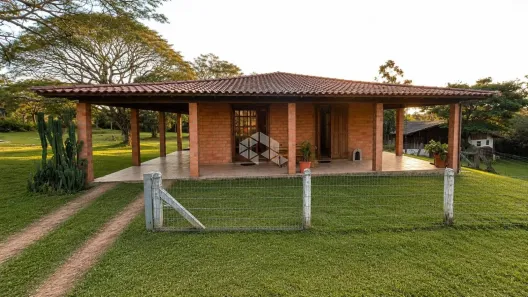 Fazenda/Sítio com 3 Quartos à venda, 491m² no Boa Vista do Sul, Porto Alegre