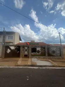 Casa com 3 Quartos à venda, 167m² no Santa Mônica, Londrina