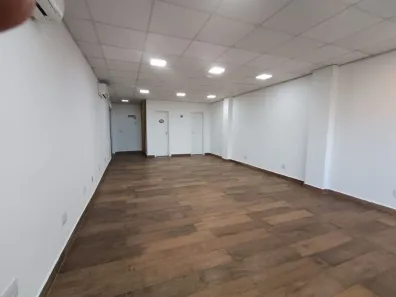 Sala Comercial para alugar, 58m² no Swiss Park, Campinas