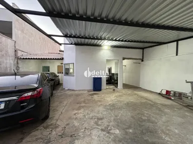 Casa com 3 Quartos à venda, 196m² no Granada, Uberlândia