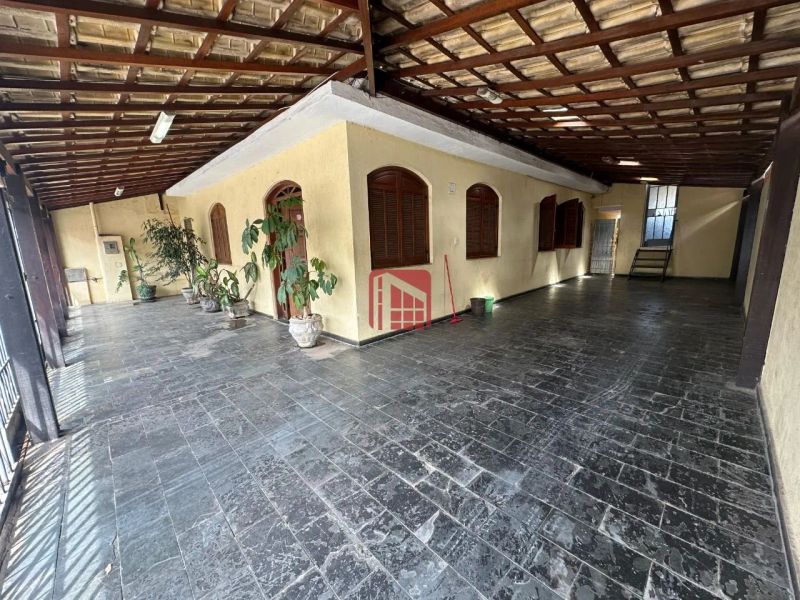 Casa com 2 quartos — Santa Terezinha, Belo Horizonte