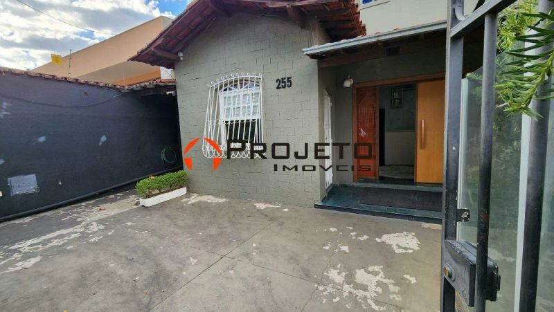 Casa com 3 quartos — Santa Rosa, Belo Horizonte