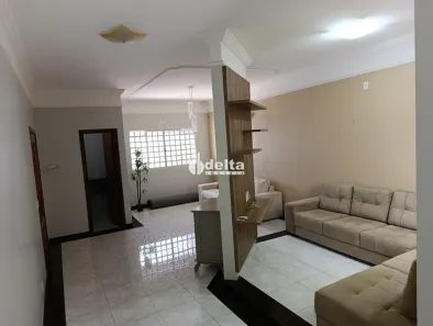 Casa com 4 Quartos à venda, 204m² no Santa Mônica, Uberlândia