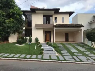 Casa de Condomínio com 4 Quartos para alugar, 450m² no Jardins Madri, Goiânia