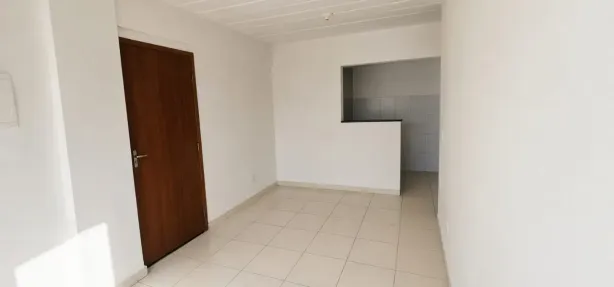 Casa com 2 Quartos para alugar, 51m² no Tanque, Rio de Janeiro