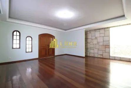 Imóvel Comercial com 4 Quartos à venda, 330m² no Marta Helena, Uberlândia