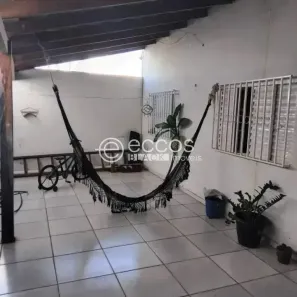 Casa com 2 Quartos à venda, 96m² no Granada, Uberlândia