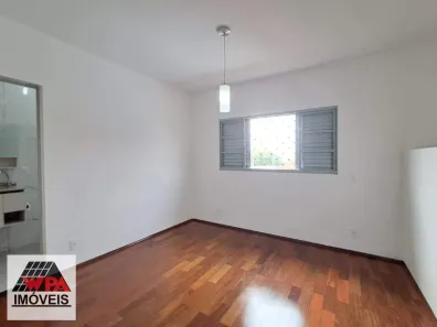 Casa com 3 Quartos para alugar, 217m² no Parque Novo Mundo, Americana