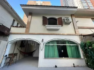 Sobrado com 3 Quartos para alugar, 135m² no Ponta da Praia, Santos