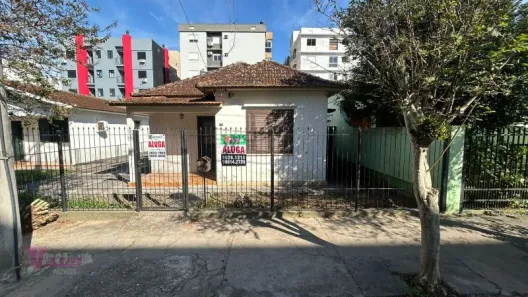 Casa com 3 Quartos para alugar, 95m² no Camobi, Santa Maria