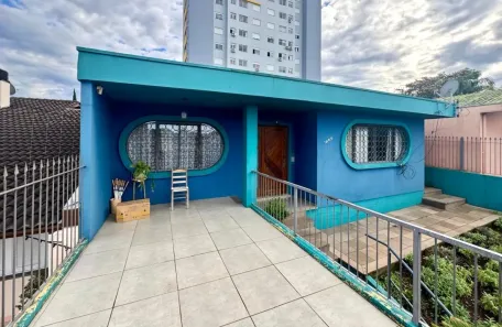 Casa com 3 Quartos à venda, 200m² no Petrópolis, Caxias do Sul