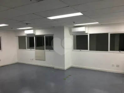 Sala Comercial à venda, 30m² no Barra Funda, São Paulo