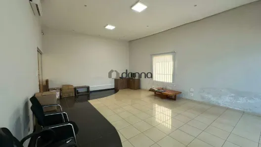 Ponto Comercial para alugar, 38m² no Mercês, Uberaba