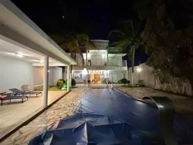 Sobrado com 4 Quartos à venda, 407m² no Jardim Inconfidência, Uberlândia